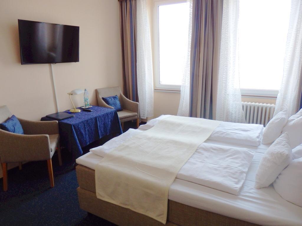 Hotel Rheinischer Hof Bad Breisig Room photo
